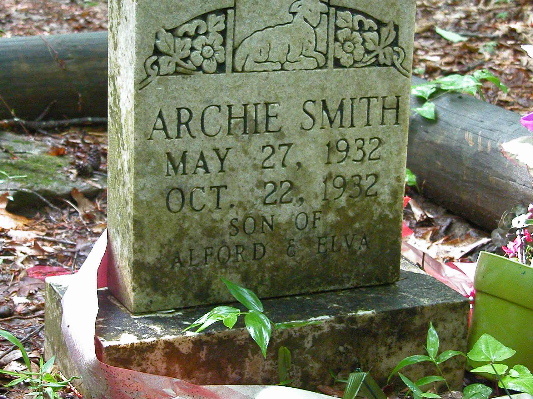 Archie Smith, infant son grave site. 