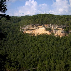 Jake's Hole overlook to O&amp;W Bridge and wall