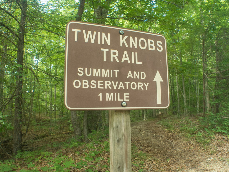 Twin Knobs Summit Trail