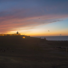 Evening kites on the lawn of Castillo San Felipe del Morro