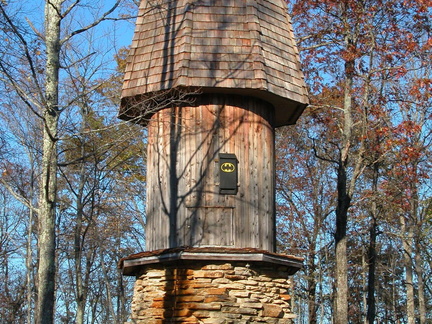 Picket State Park, Water Tower as Bizarre Shape - DSCN9774