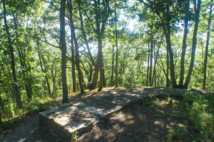 Twin Knobs Summit Trail