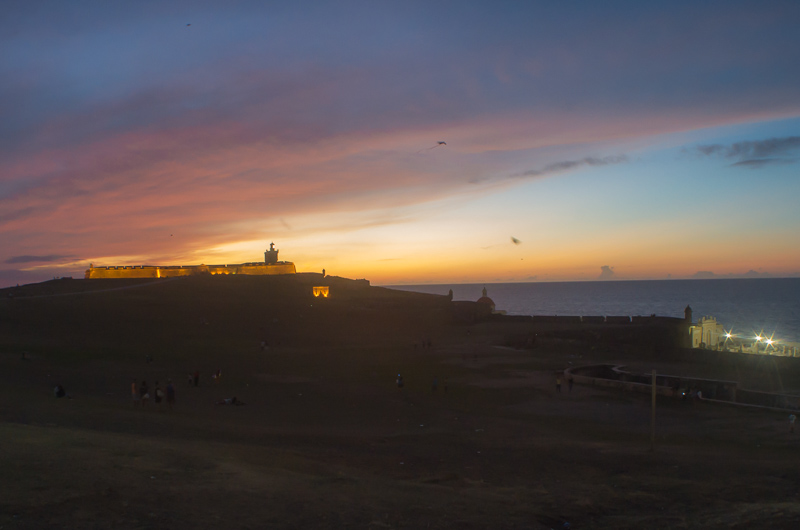 Evening kites on the lawn of Castillo San Felipe del Morro