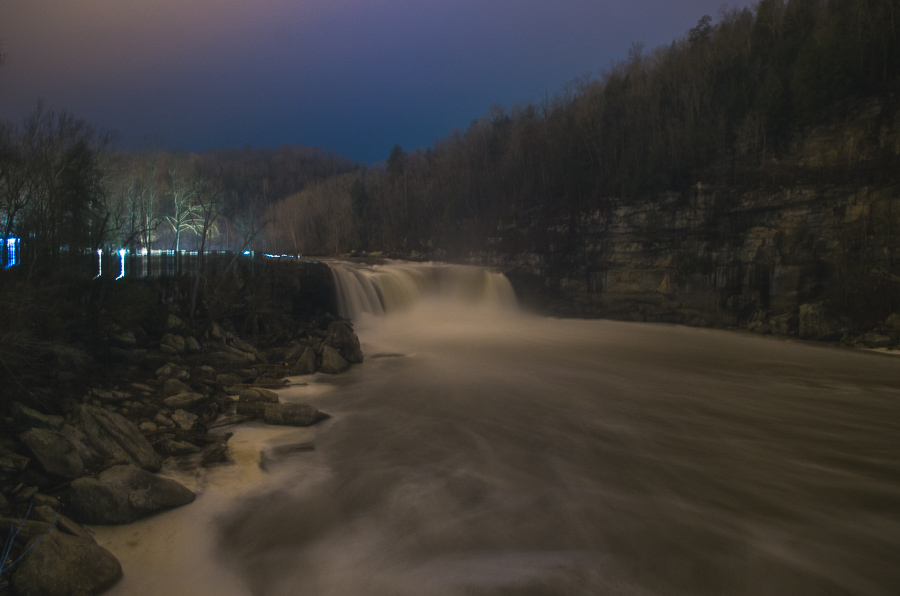 Niagra of the South at night